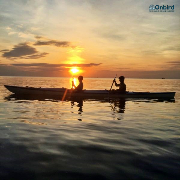 KAYAK, SUNSET & SEAFOOD DINNER: A DREAM GETAWAY IN VUNG BAU BAY PHU QUOC