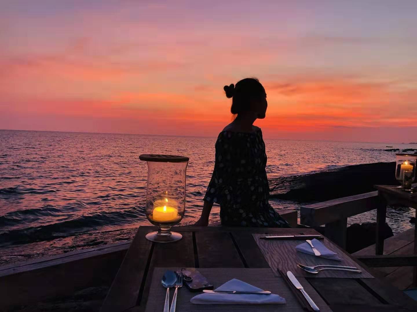 PRICEY BUT WHY STILL DAMN ATTRACTIVE @ON THE ROCKS- MANGO BAY RESTAURANT